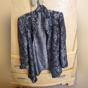 Chicos reversible gray& black jacket. Chicos size 1. Us size 8. Excellent cond.